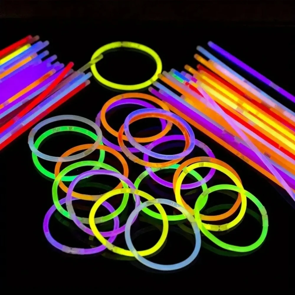 100 Fluorescent sticks, Party Favors, luminous sticks, for concerts and parties